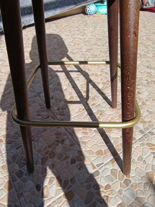 Taburete de diseño tela y madera