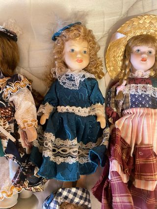 Set di 7 Bambole in Porcellana