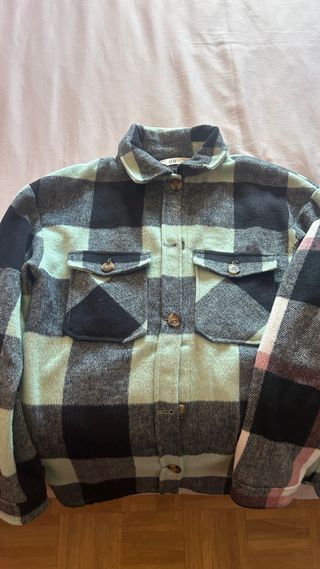 Sobrecamisa H&M cuadros verde y rosa