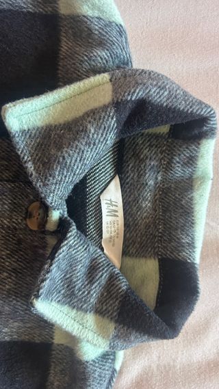 Sobrecamisa H&M cuadros verde y rosa