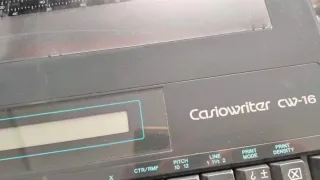 Máquina de escribir eléctrica Casio CW-16