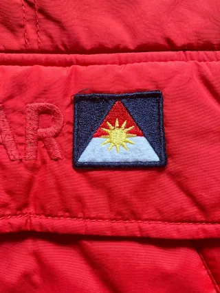 Pull&Bear Abrigo Rojo Plumas