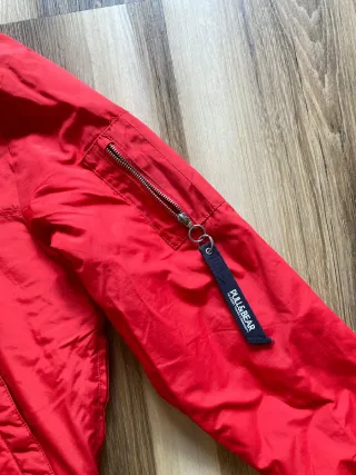 Pull&Bear Abrigo Rojo Plumas