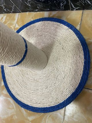 Rascador para gato con bola