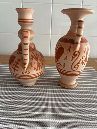 Juego de 2 Vasijas de Barro Decoradas