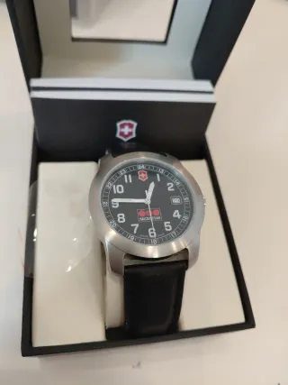 Reloj Victorinox Negro/Plateado