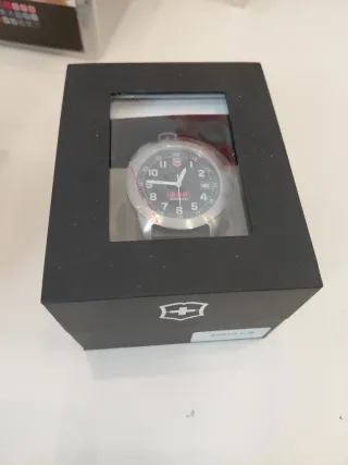 Reloj Victorinox Negro/Plateado