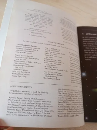 Oxford Bookworms Factfiles: Stage 2: 700 Headwo...