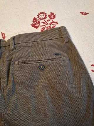Pantalone uomo fantasia rigata marrone