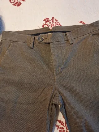 Pantalone uomo fantasia rigata marrone