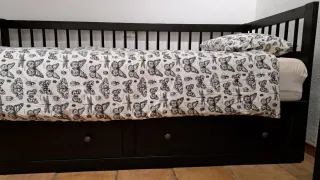 Cama Diván Ikea negra