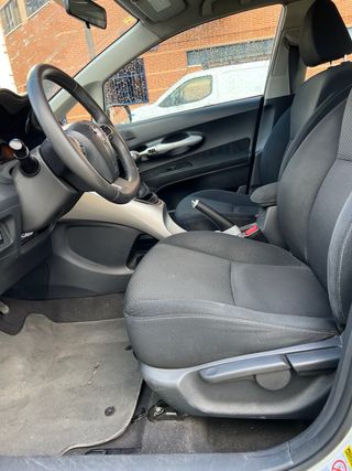 Toyota Auris 2012 vvt-i 1.6 132cv