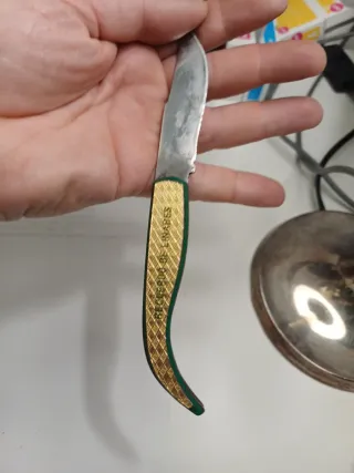 Navaja Gómez con ancla dorada