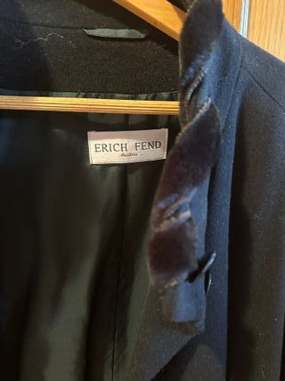 Poncho Negro Mujer marca Erich Fend.