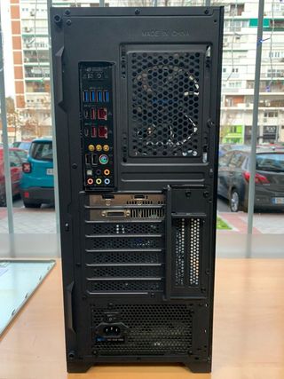 Torre Hiditec Xeon E5 16GB 512SSD Nvidia RTX 5070