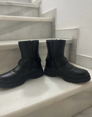 Botas negras talla 34