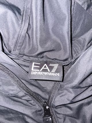 Chaqueta Emporio Armani Negra con Logo