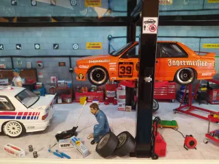 Maqueta BMW M3 E30 DTM 1:18 Minichamps