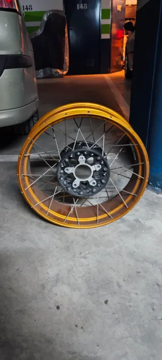 Llantas Doradas BMW R1250GS. NUEVAS.