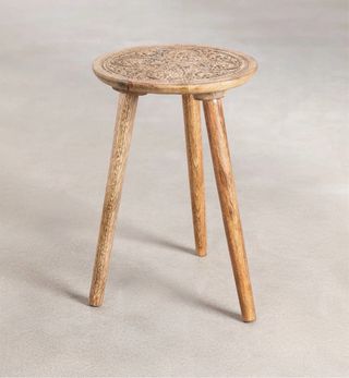 Mesita auxiliar de madera tallada