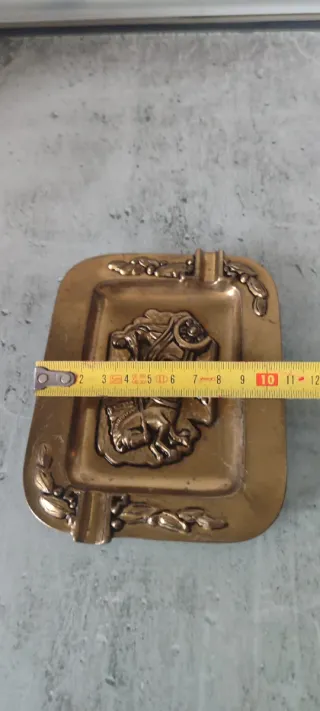 Cenicero de bronce con carro romano