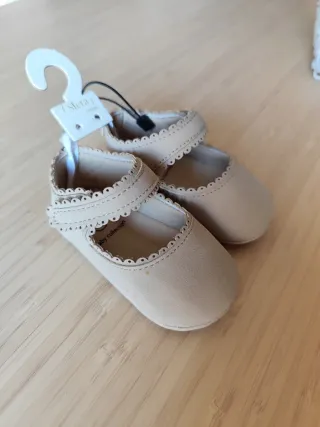 Patucos bebé nuevos, Talla 18-19