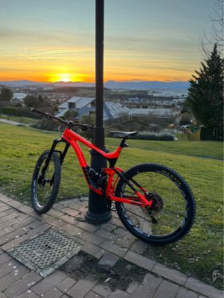 Giant Reign Advanced 1 2022