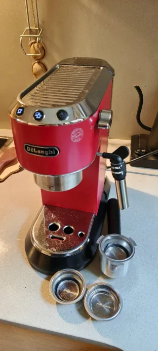 Cafetera De'Longhi Dedica + Molino Graef CM 80