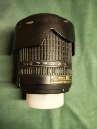 Objetivo Nikon 18-135mm ED
