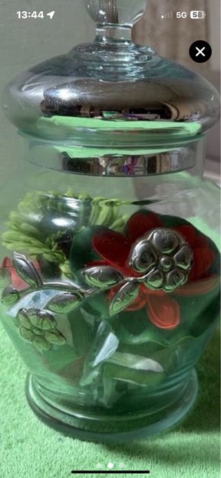 Jarrón Vintage tapa espejo y flor de estaño repuja