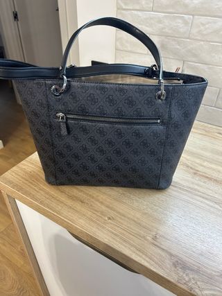 Bolso Guess Grande Negro/Gris