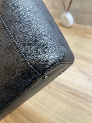 Bolso Guess Grande Negro/Gris