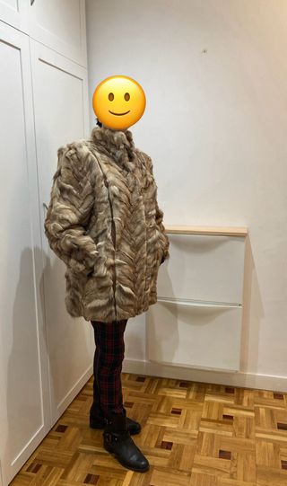 Chaquetón piel conejo marrón y beige