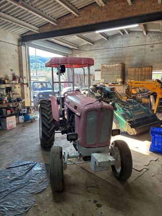 Tractor Fiat 411r antiguo