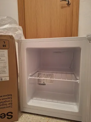 Conjunto Nevera + Congelador Vertical - Poco Uso