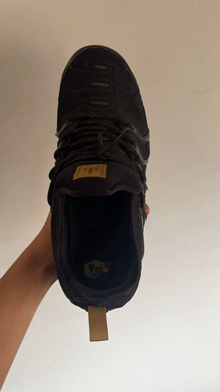 Nike Air VaporMax Plus Negro/Dorado