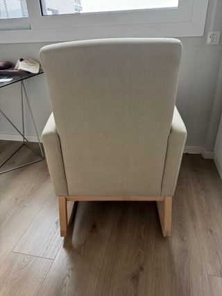 Mecedora lactancia tapizada beige