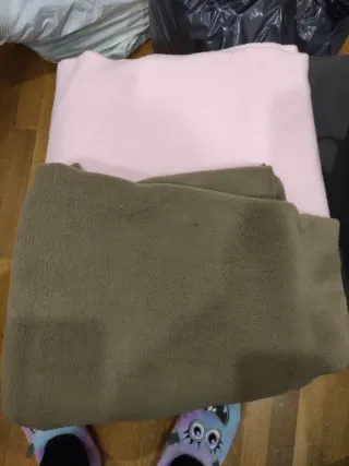 Tela polar rosa y marrón