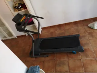 CINTA DE CORRER ELÉCTRICA WESLO MODELO CADENCE 55