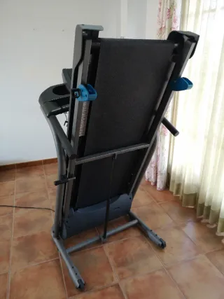 CINTA DE CORRER ELÉCTRICA WESLO MODELO CADENCE 55