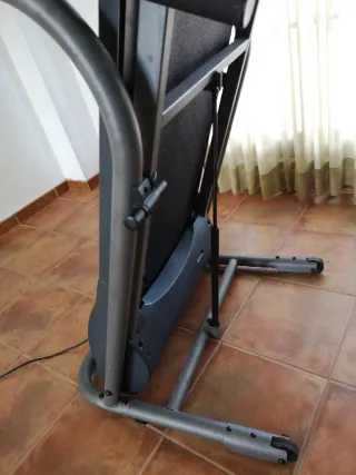 CINTA DE CORRER ELÉCTRICA WESLO MODELO CADENCE 55