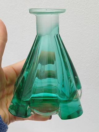 Boccetta in vetro sommerso verde