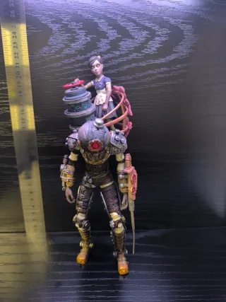 Figuras Big Sister y Little Sister Bioshock