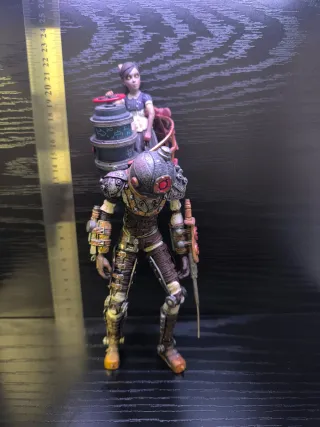 Figuras Big Sister y Little Sister Bioshock