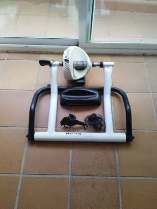 Rodillo Ciclismo Bkool Connect.