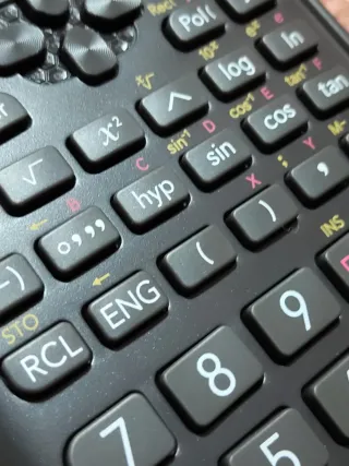 Calculadora Científica Casio fx-82MS