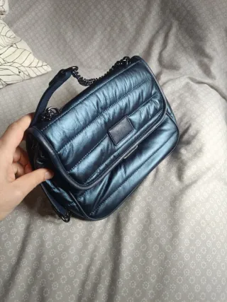 Bolso azul brillante