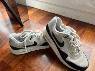 Nike Air Max Beige y Negro