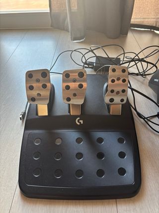 Logitech G923 Volante y Pedales