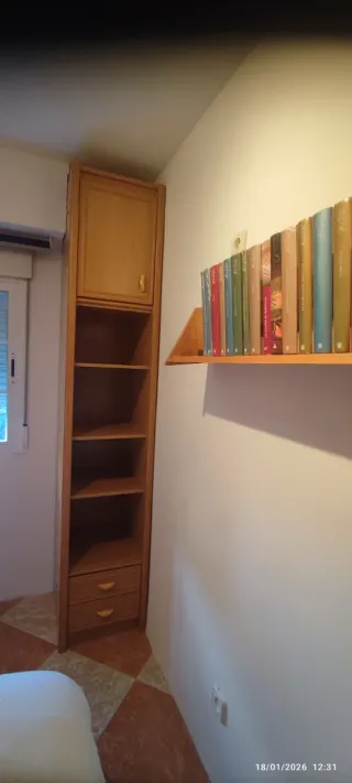 Armario 3 baldas y 2 cajones madera